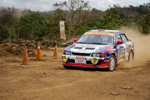 Wallpaper Mobil Balap 4K · cars · 3840×2560