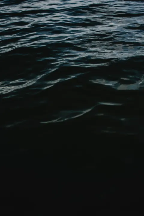 Dark Water Phone Wallpaper · amoled · 1440×2160