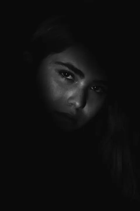 Schaduwspel Telefoon Achtergrond · amoled · 1440×2160