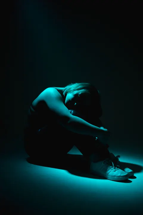 Shadow Play Phone Wallpaper · amoled · 1440×2160