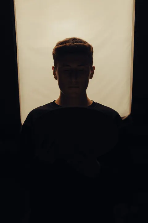 Shadow Play Phone Wallpaper · amoled · 1440×2160