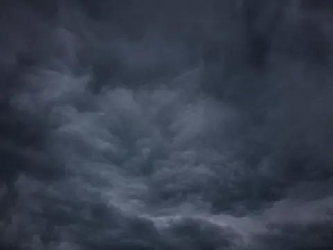 Dunkler Sturm 4K Hintergrundbild · dark · 3840×2880