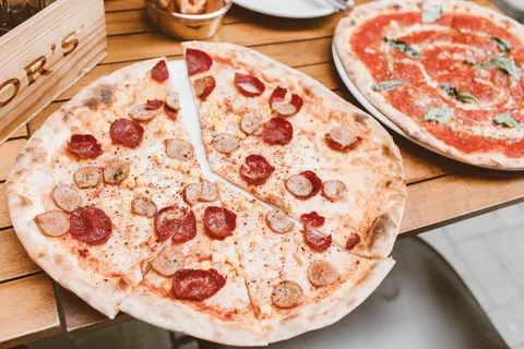 Fond d'écran Pizza 4K · food · 3840×2560