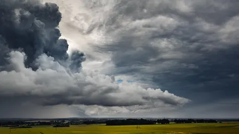 Karanlık Fırtına 4K Duvar Kağıdı · dark · 3840×2160