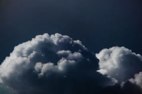 Dunkler Sturm 4K Hintergrundbild · dark · 3840×2560