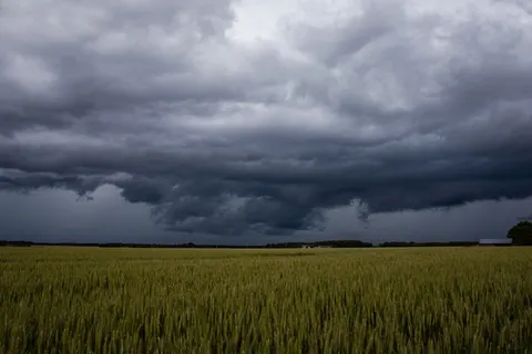 Sfondo Tempesta Oscura 4K · dark · 3840×2560