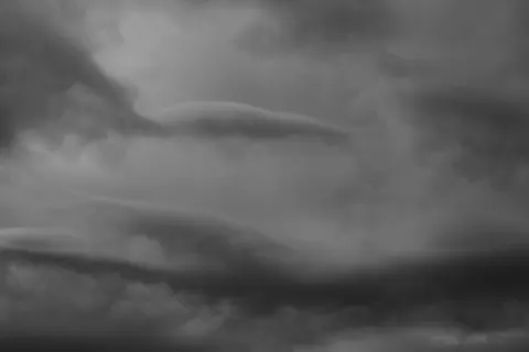 Sfondo Tempesta Oscura 4K · dark · 3840×2560