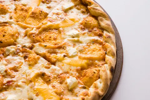 خلفية بيتزا بدقة 4K · food · 3840×2561