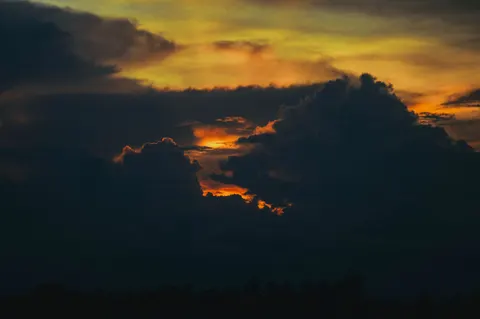 Обои Тёмная буря 4K · dark · 3840×2555