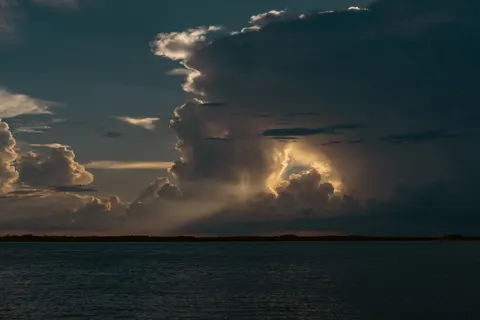 Karanlık Fırtına 4K Duvar Kağıdı · dark · 3840×2560