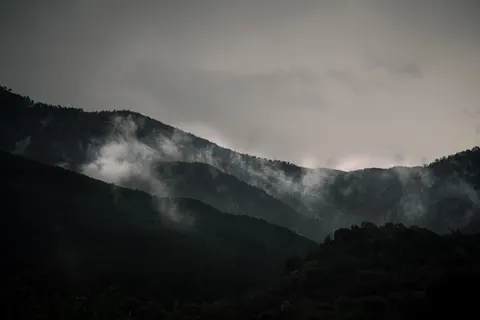 Dark Mountains 4K Wallpaper · dark · 3840×2560