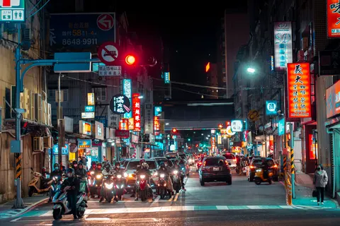 Hình nền Thành Phố Neon 4K · neon · 3840×2561