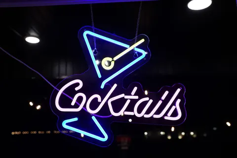 Neon Sign 4K Wallpaper · neon · 3840×2560