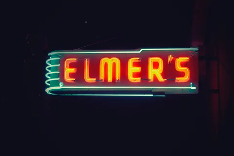 Neon Sign 4K Wallpaper · neon · 3840×2560