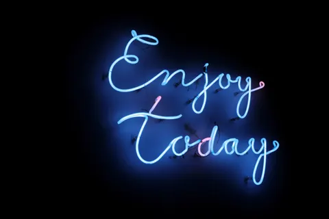 والپیپر تابلوی نئون با کیفیت 4K · neon · 3840×2560