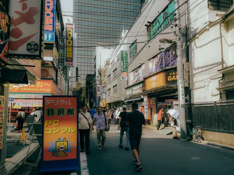 Neon Tokyo 4K Wallpaper · neon · 3840×2880