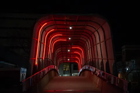 Neontunnel 4K-achtergrond · neon · 3840×2563
