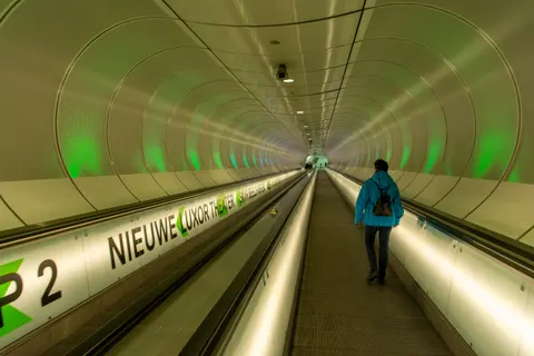 Sfondo Tunnel al Neon 4K · neon · 3840×2560