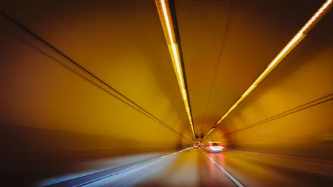 Neon-Tunnel 4K Hintergrundbild · neon · 3840×2160