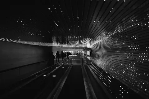 Hình nền Đường Hầm Neon 4K · neon · 3840×2563