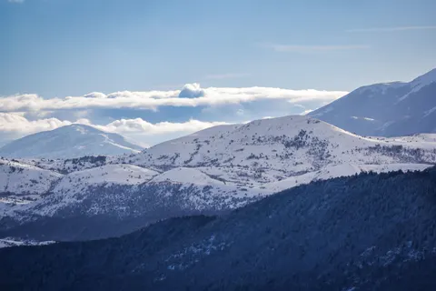 خلفية جبال شتوية بدقة 4K · winter · 3840×2561