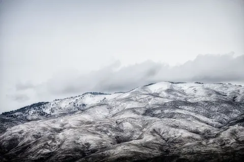 Winter Mountains 4K Wallpaper · winter · 3840×2555