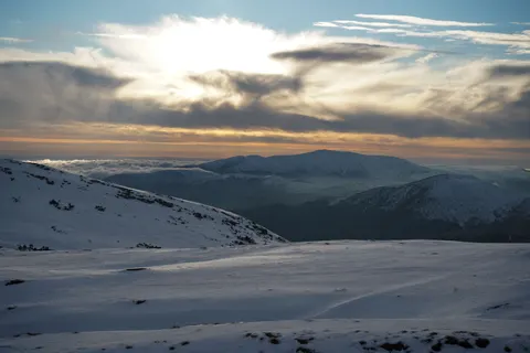 Papel de parede Montanhas de Inverno 4K · winter · 3840×2560