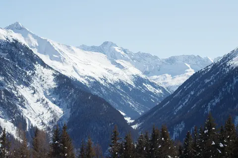 Winter Mountains 4K Wallpaper · winter · 3840×2560