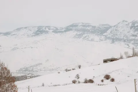 Winter Mountains 4K Wallpaper · winter · 3840×2560