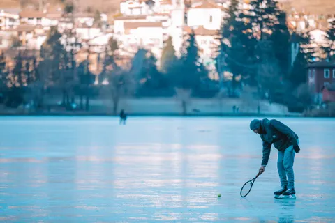 خلفية بحيرة شتوية بدقة 4K · winter · 3840×2560