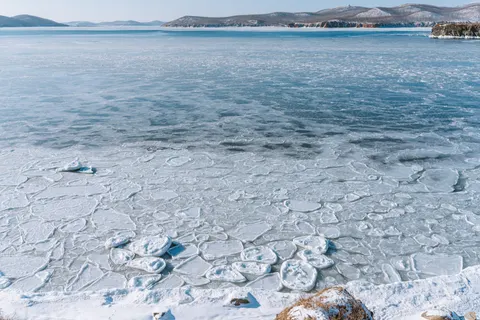Tapeta Zimowe Jezioro 4K · winter · 3840×2561