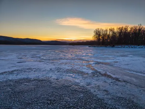 Kış Gölü 4K Duvar Kağıdı · winter · 3840×2880