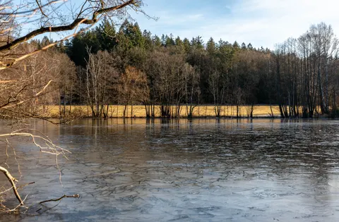 冬の湖 4K壁紙 · winter · 3840×2523