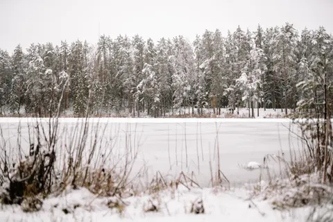 والپیپر دریاچه زمستانی با کیفیت 4K · winter · 3840×2560