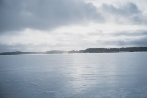 Winter Lake 4K Wallpaper · winter · 3840×2553