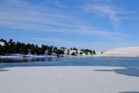 Hình nền Hồ Mùa Đông 4K · winter · 3840×2560