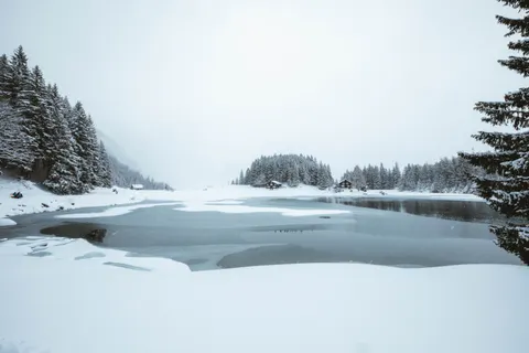 والپیپر دریاچه زمستانی با کیفیت 4K · winter · 3840×2560
