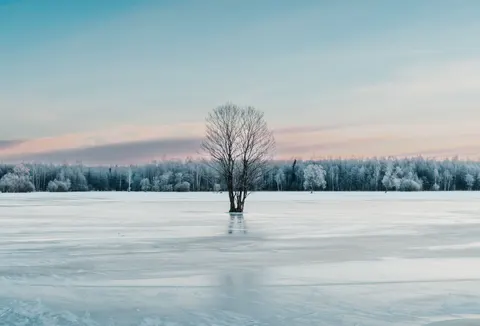 Winter Lake 4K Wallpaper · winter · 3840×2609