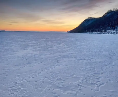 خلفية بحيرة شتوية بدقة 4K · winter · 3840×3137