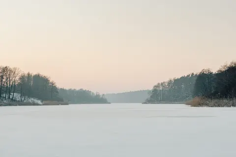 Winter Lake 4K Wallpaper · winter · 3840×2560