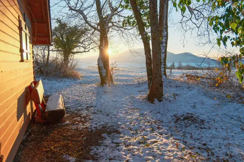 Fondo de pantalla Cabaña Invernal 4K · winter · 3840×2560
