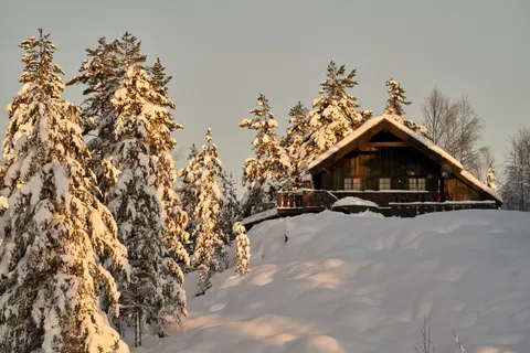 Hình nền Cabin Tuyết Trắng 4K · winter · 3840×2561