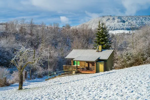 雪中小屋 4K桌布 · winter · 3840×2560