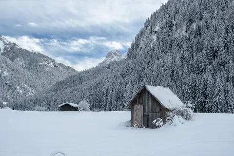 Papel de parede Cabana de Inverno 4K · winter · 3840×2560