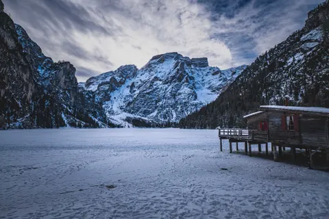 Papel de parede Cabana de Inverno 4K · winter · 3840×2560
