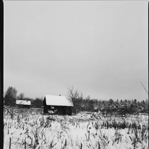 겨울 오두막 4K 배경화면 · winter · 3840×3825