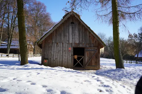 Hình nền Cabin Tuyết Trắng 4K · winter · 3840×2560