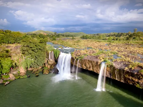 Tropical Falls 4K Wallpaper · tropical · 3840×2880