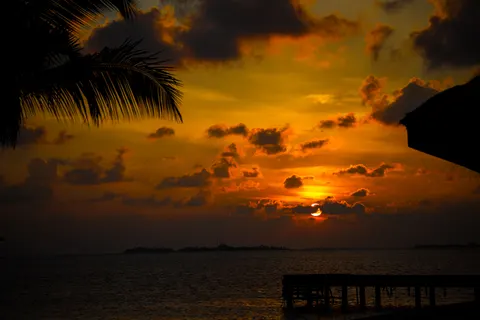 Tropischer Sonnenuntergang 4K Hintergrundbild · tropical · 3840×2560