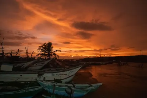 Tropical Sunset 4K Wallpaper · tropical · 3840×2560
